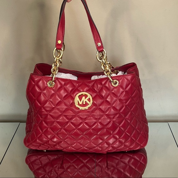 Sold ~Michael Kors Red Leather Quilted Handbag - Picture 2 of 16
